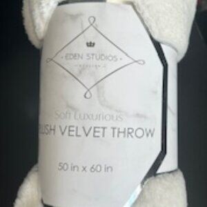 Eden Studios Quality Plush Velvet Throw - NWT